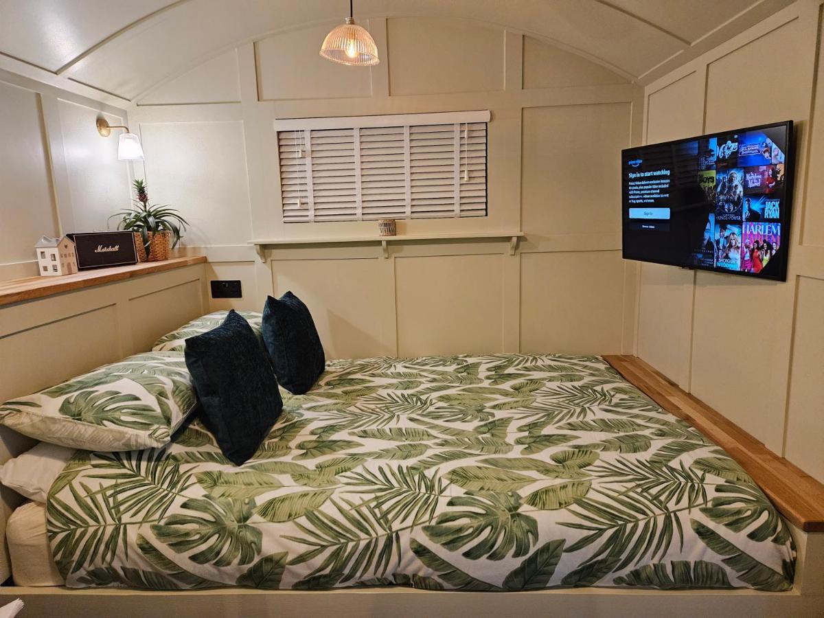 Hotel Gatwick Hideaway Hut Charlwood Exteriér fotografie